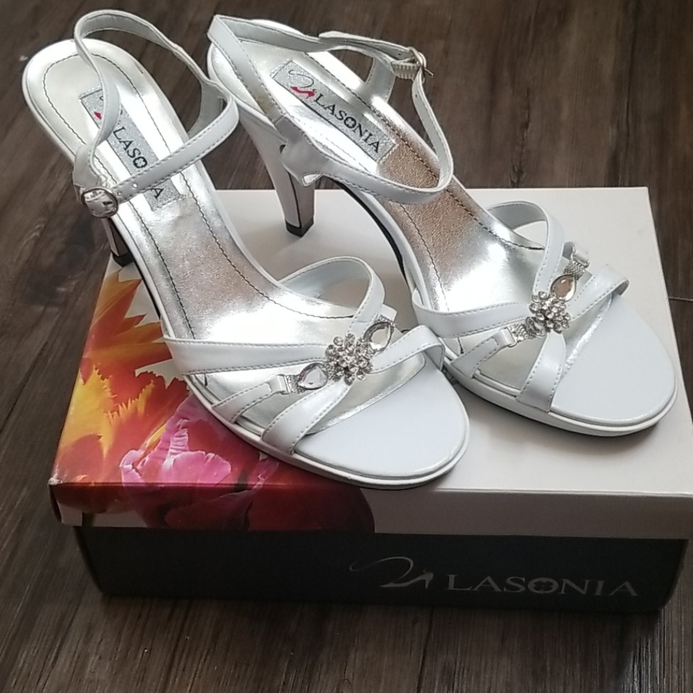 LASONIA White Strappy Heels - Picture 5 of 9